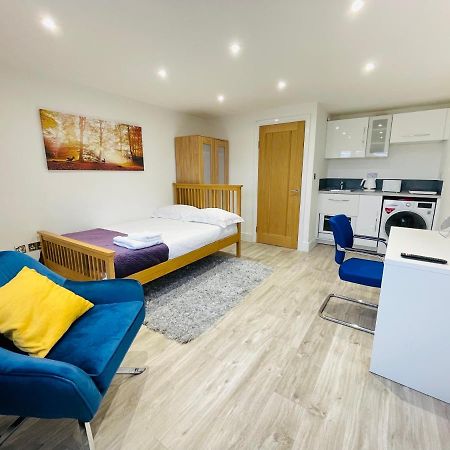 New Modern Studio Apartment, Parking, Netflix Kenilworth Buitenkant foto