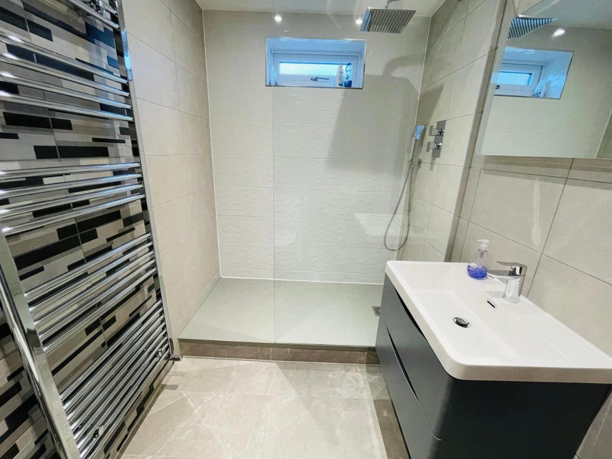 New Modern Studio Apartment, Parking, Netflix Kenilworth Buitenkant foto