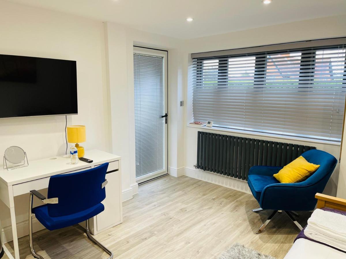 New Modern Studio Apartment, Parking, Netflix Kenilworth Buitenkant foto